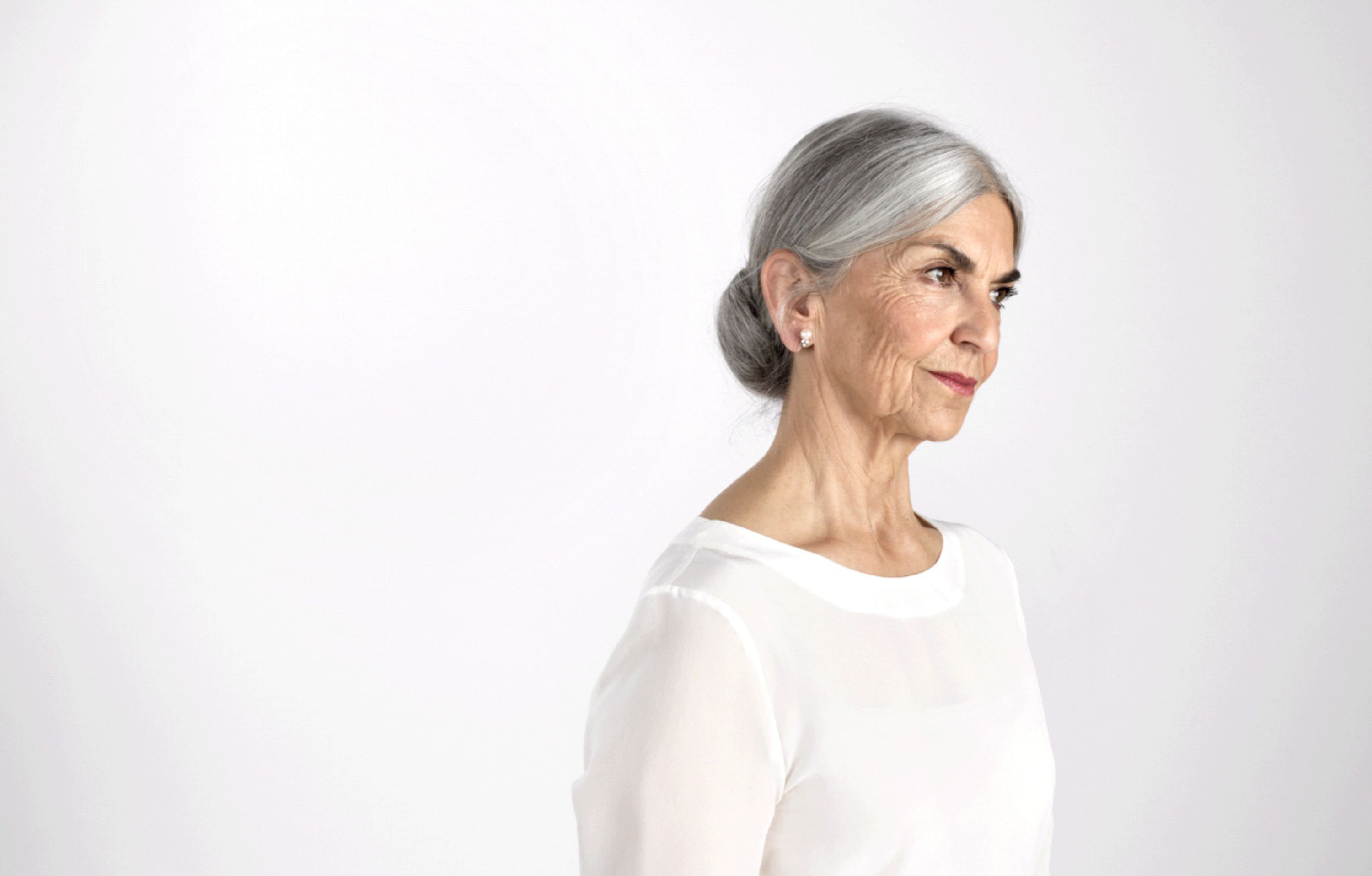 Frau und Trauerspende