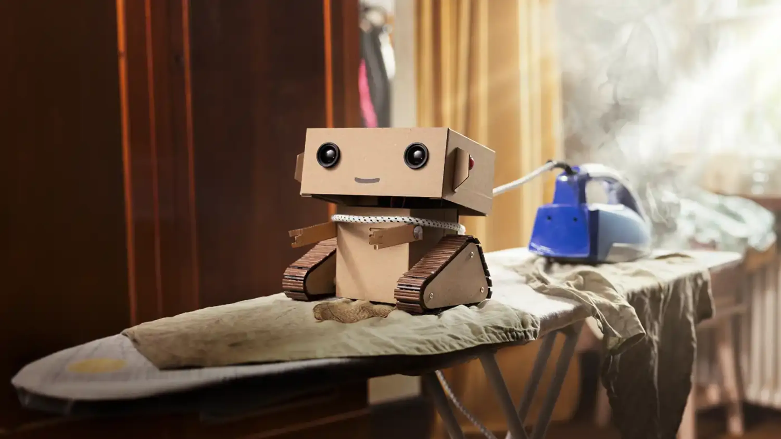 Robi der Roboter ist am bügeln